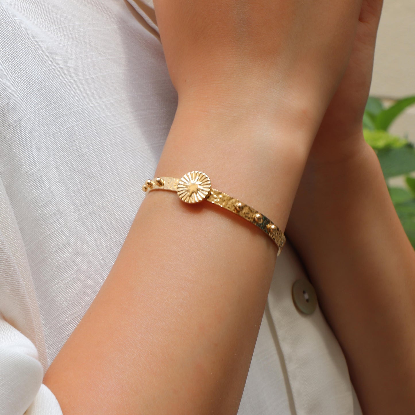 Jonc avec rond étoilé et motifs