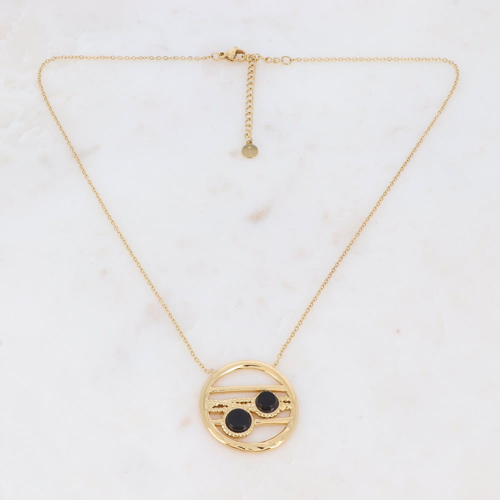 Collier doré avec un pendentif rond ajouré et serti de deux pierres en onyx 38+5 cm