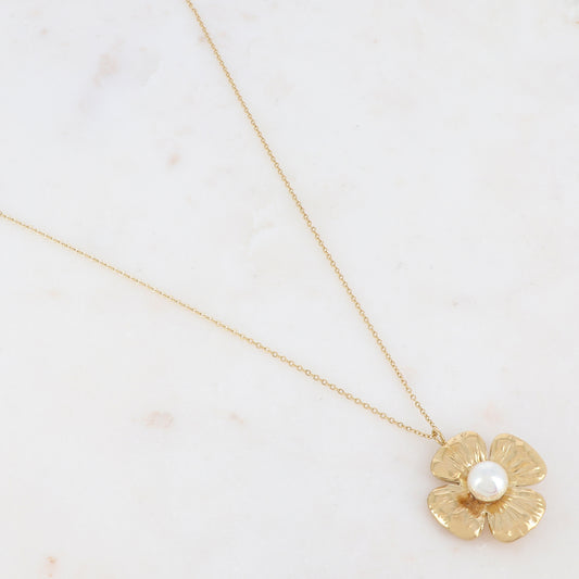 Collier doré avec un pendentif fleur embelli d'une perle d'eau douce 38+5 cm