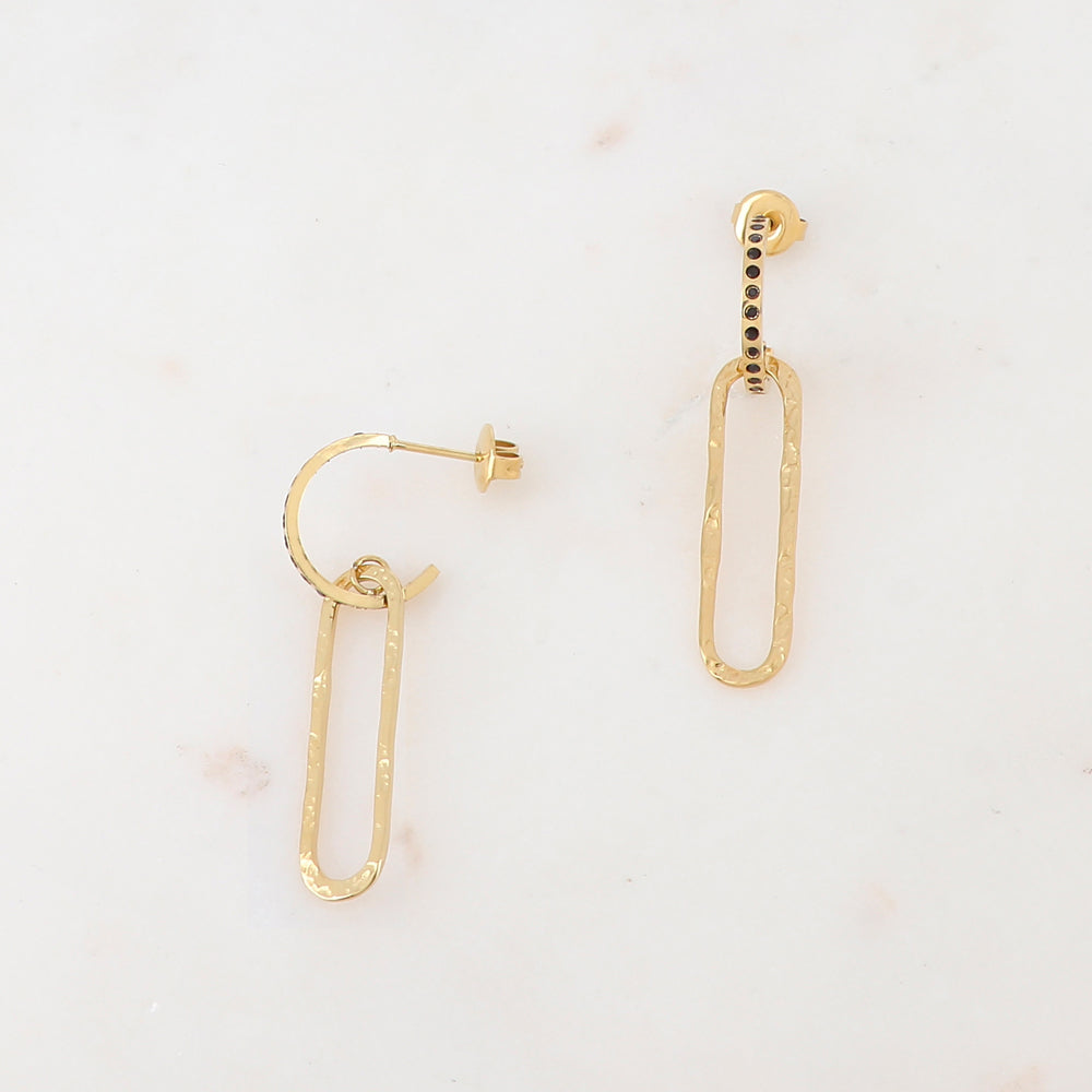 Créoles à puce en forme géométrique, strass 1,5 x 4 CM.