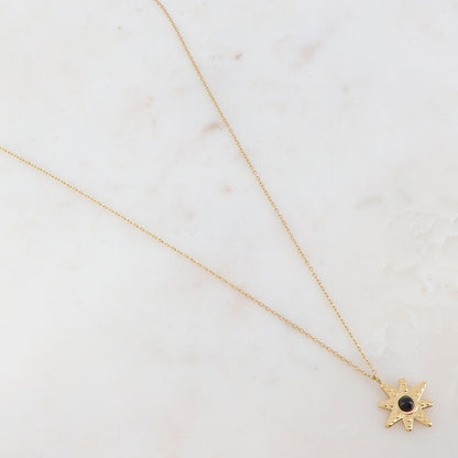 Collier avec un pendentif étoile et une pierre onyx 36+7 cm