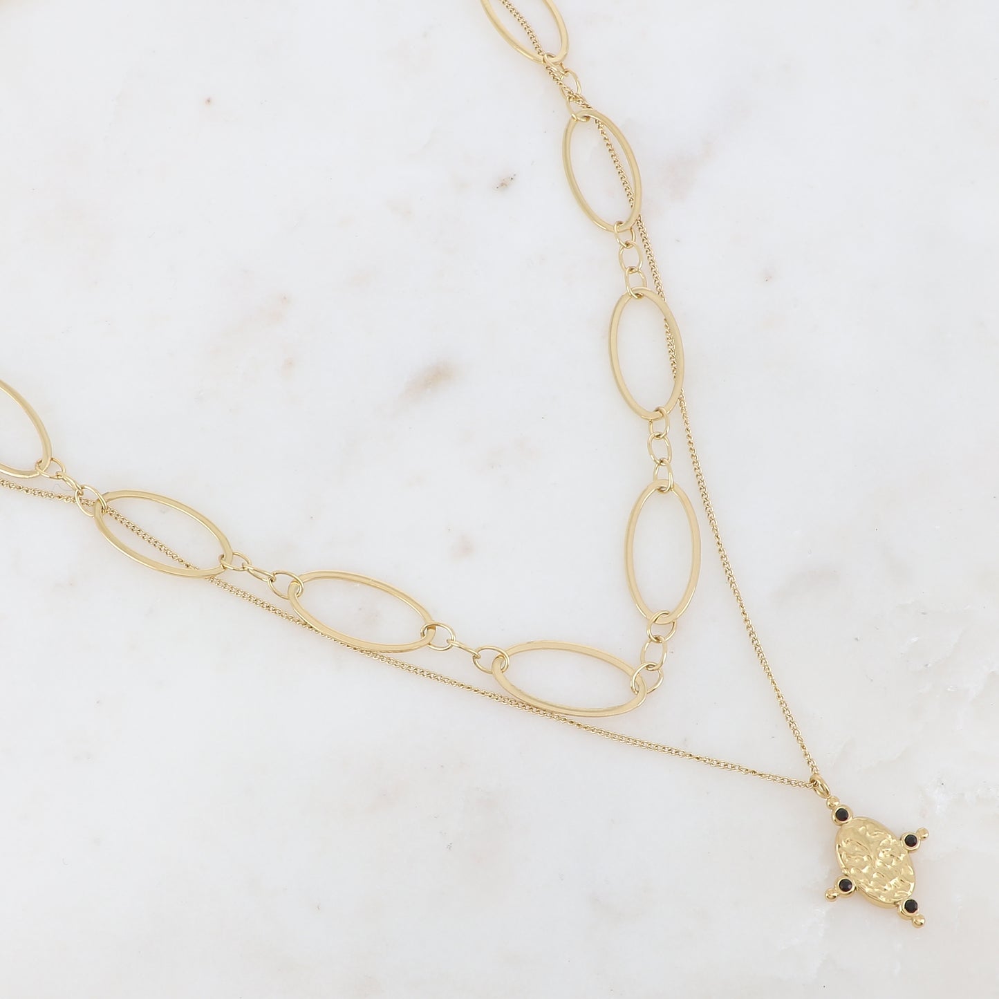 Collier 2 rangs composé d'un pendent orné de strass noirs 38/42+7 cm