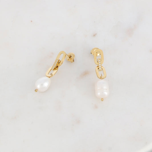 B.O à puce avec perles d'eau douce et strass 0,9 x 3,8cm.