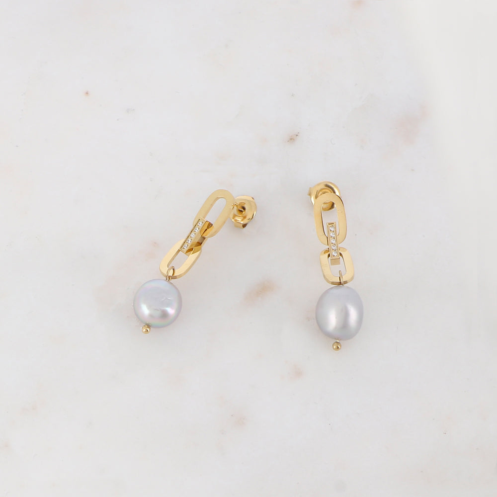 B.O à puce avec perles d'eau douce et strass 0,9 x 3,8cm.