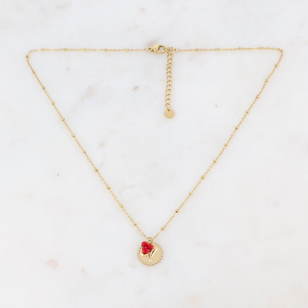 Collier doré avec 3 petites perles en pierre naturelle Corail végétal teinté et pampille graphique 41+5 cm