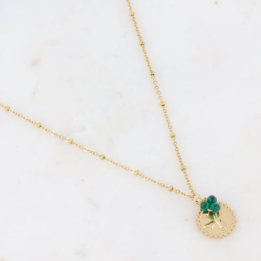 Collier doré avec 3 petites perles en pierre naturelle malachite et pampille graphique 41+5 cm