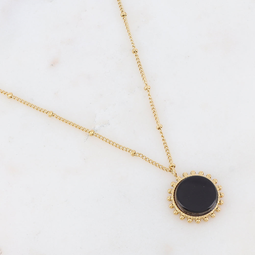 Collier doré avec un cabochon en pierre Onyx 38+7 cm