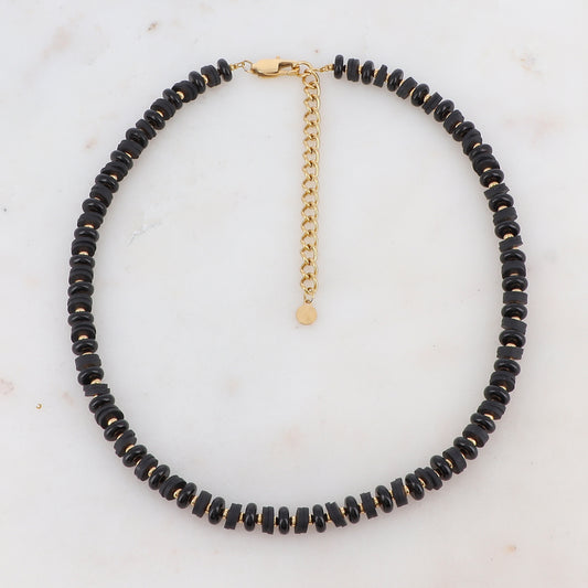 Collier doré avec des perles en pierre onyx et des perles heishi noires 36+7 cm