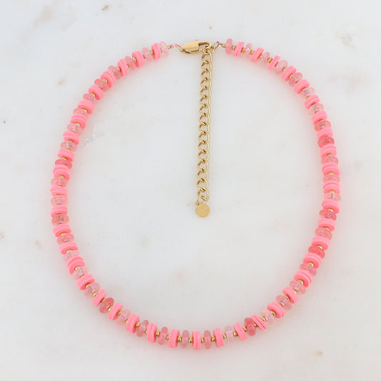 Collier doré avec des perles en pierre rose et des perles heishi roses 36+7 cm