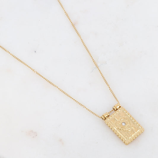 Collier doré avec une pampille rectangulaire ornée d'un cœur et d'un strass blanc 40+5 cm