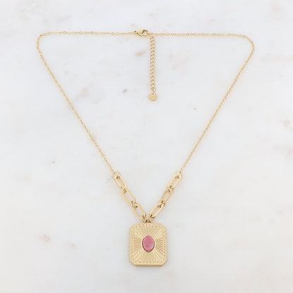Collier doré composé d'un pendentif en forme de rectangle serti d'une pierre naturelle Rhodonite 45+5 cm