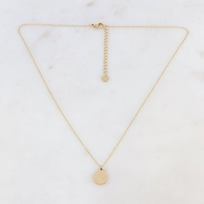 Collier doré composé d'un pendentif en forme de pampille ronde 41+5 cm