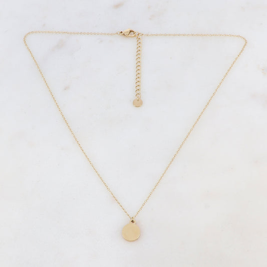 Collier doré composé d'un pendentif en forme de pampille ronde 41+5 cm