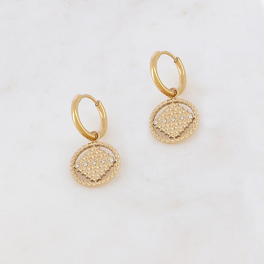 Créoles pendantes rondes ajourées et strass 2,4 cm.