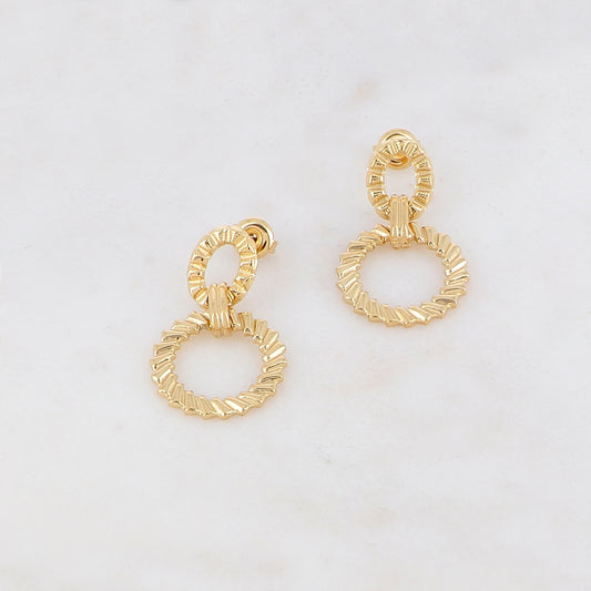 B.O à puce pendantes avec 2 anneaux 1,9 x 3,3 cm.