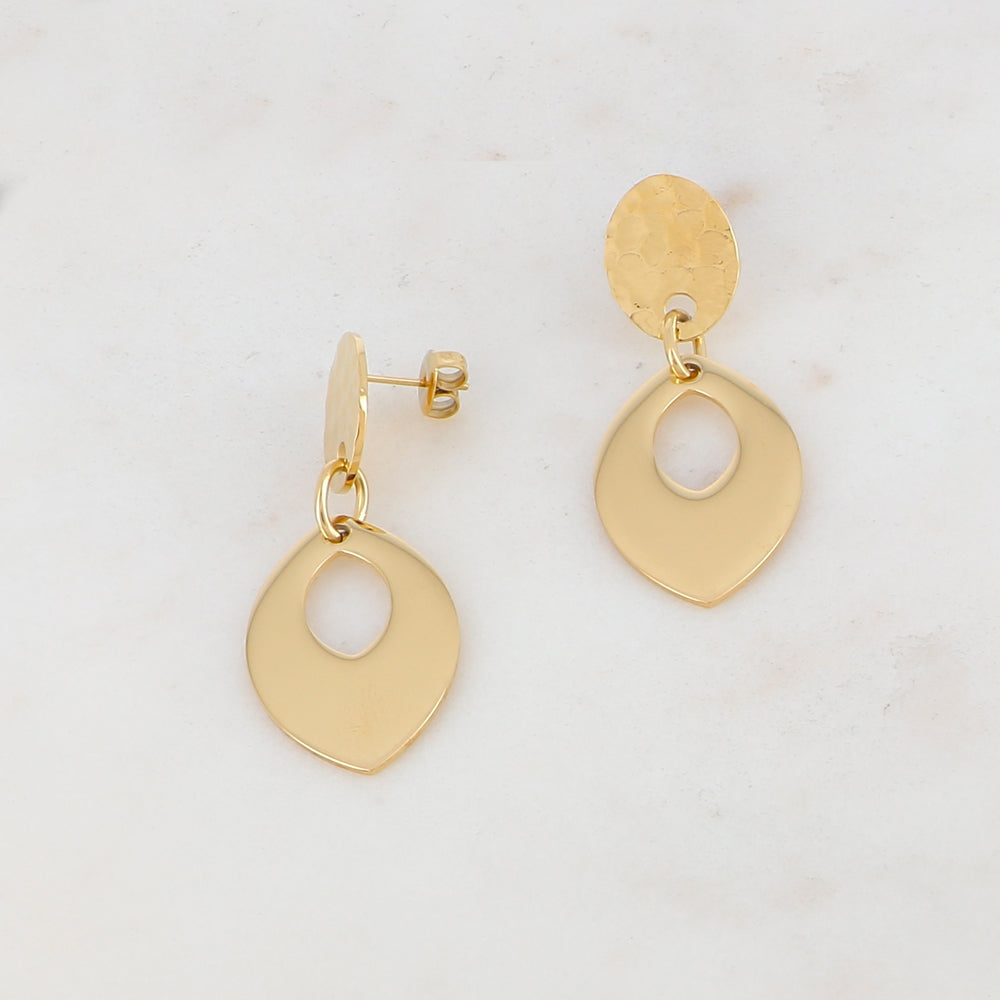 B.O à puce avec 2 pièces pendantes : martelée et lisse 1,9 x 4,6 cm.