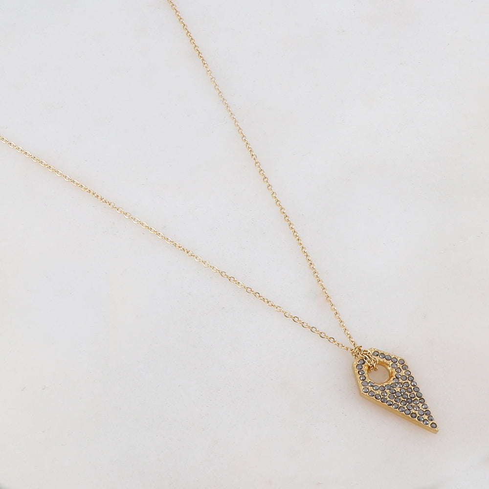 Collier doré avec pendentif en forme de pyramide et hématite 47+5 cm