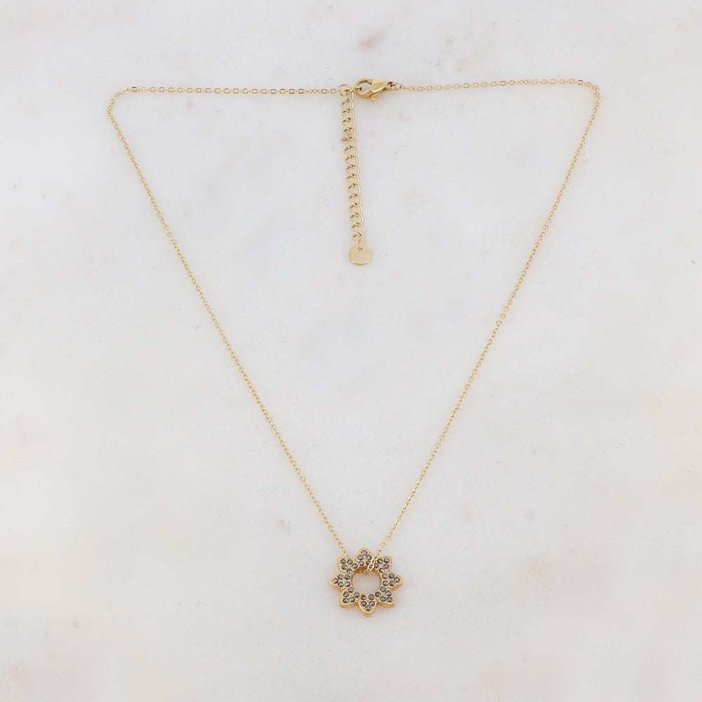 Collier doré avec pendentif en forme de fleur et hématites 40+5 cm