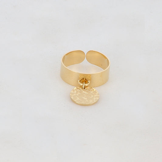 Bague lisse avec pampille ronde martelée