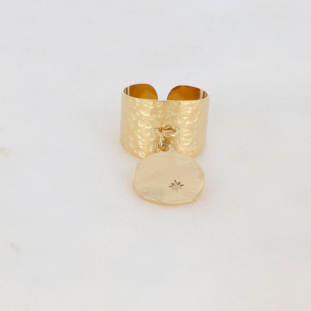 Bague martelée avec pampille ronde et motif étoile