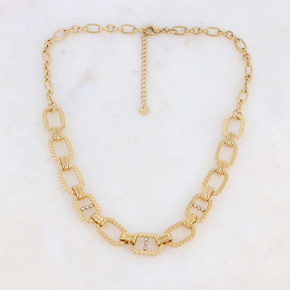 Collier en maille doré embelli de multi-anneaux et de strass blancs 40+5 cm