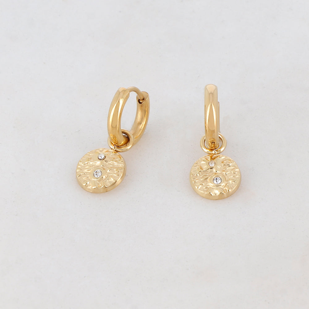 Créoles avec pièce ronde, 2 strass 1,3 x 2,3 cm.