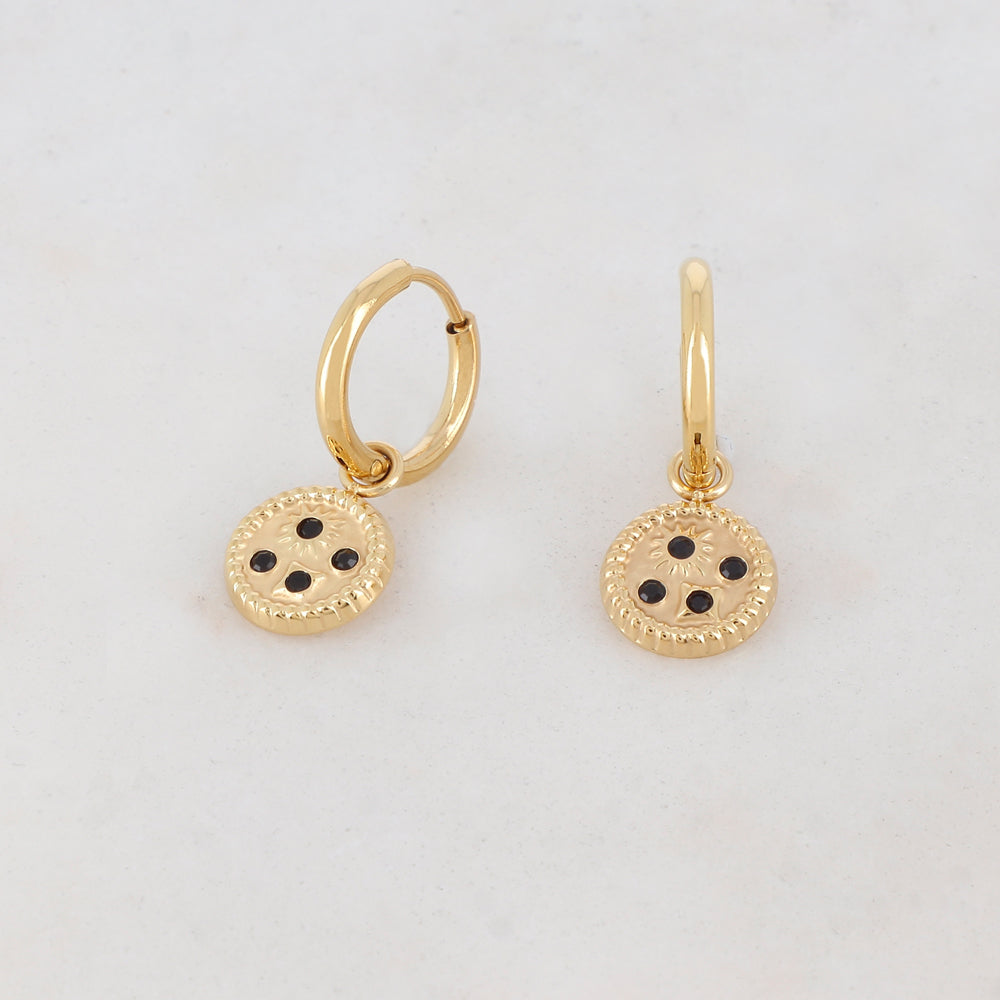 Créoles avec pièce ronde, motif soleil, 3 strass 1,3 x 2,4 cm.