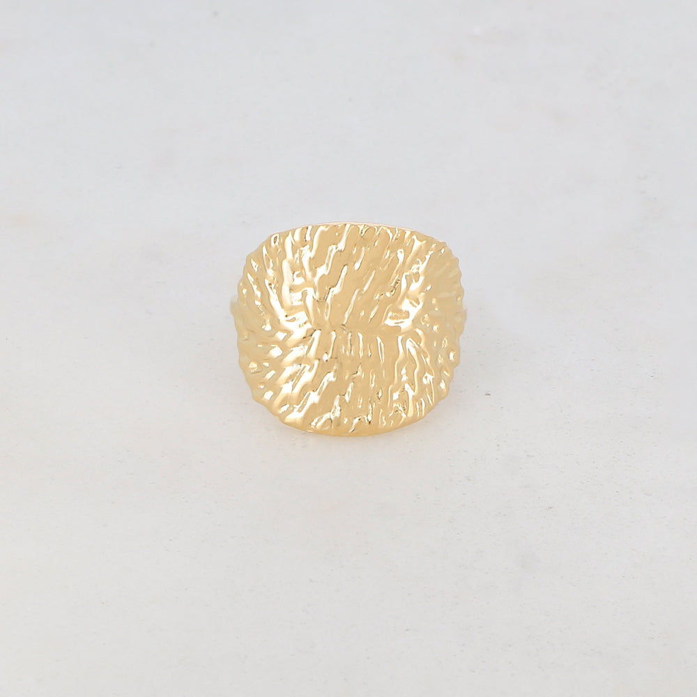 Bague fine avec pièce ronde, motif graphique