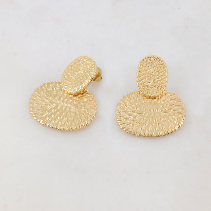 B.O à puce avec 2 pièces ovales aux motifs graphiques 1,3 x 3,5 cm.