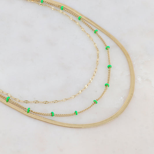Collier 3 rangs doré avec une maille miroir embelli de pièces émaillées vertes 38/40/43+5 cm