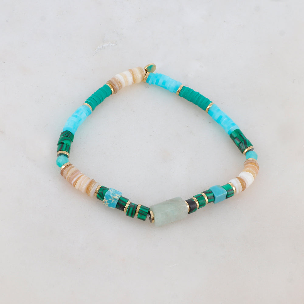 Bracelet élastique avec coquillages, perles heishi et pierres naturelles