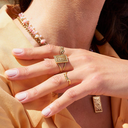 Bague avec pièce rectangulaire, coeur et strass