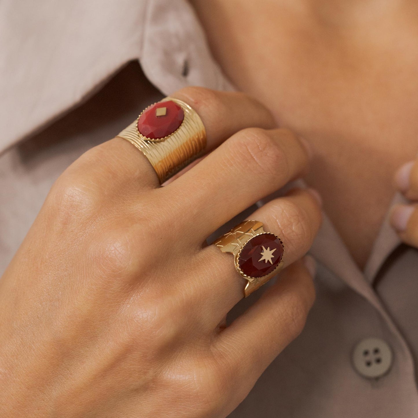 Bague avec pierre naturelle et étoile - Cornaline