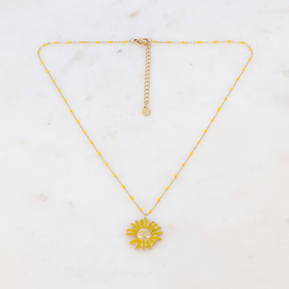 Collier doré avec des petites pièces et une fleur de marguerite émaillées jaunes 40+5 cm