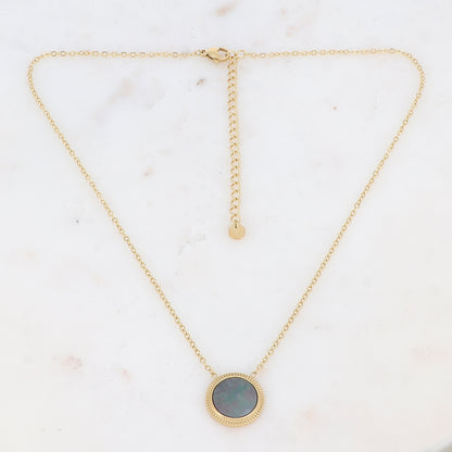 Collier doré avec une pampille ronde ornée d'une nacre naturelle grise 39+7 cm