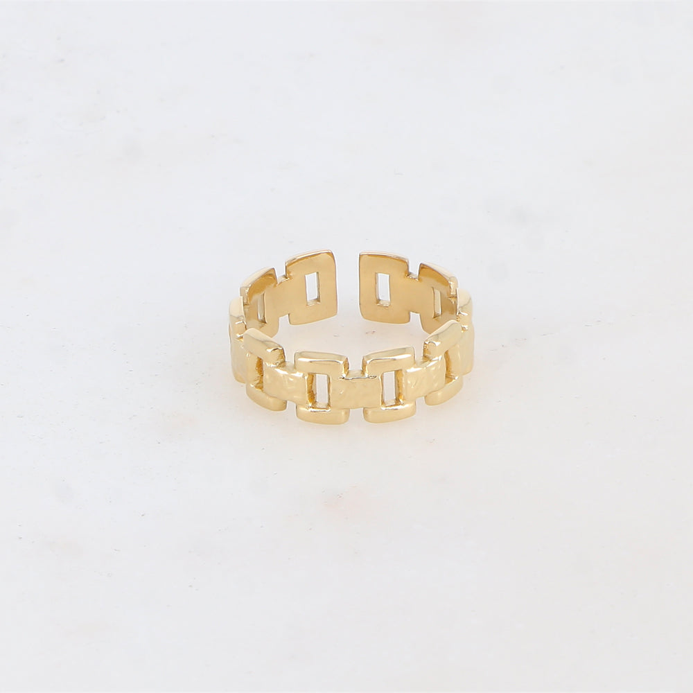 Bague ajourée aux motifs géométriques