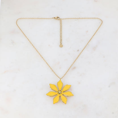Collier doré avec une fleur émaillée jaune 40+5 cm