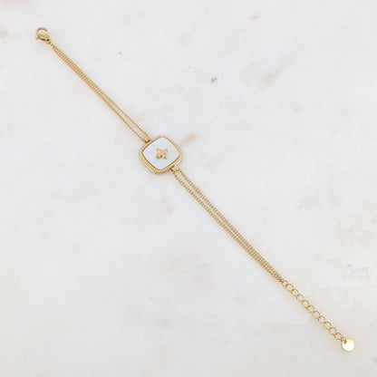 Bracelet avec pampille carrée ornée de nacre avec un motif au centre