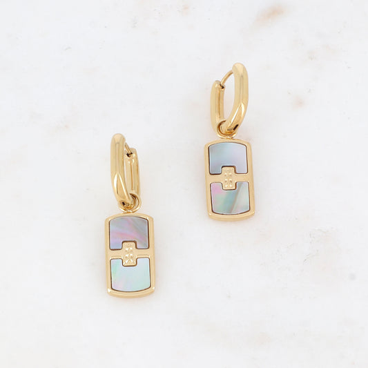 Créoles avec pampille rectangulaire ornée d'une nacre 1,1 x 3,5 cm