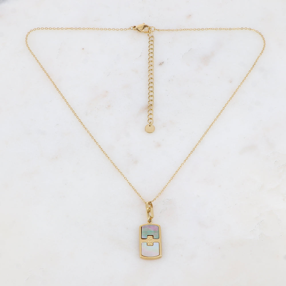 Collier avec une pampille rectangulaire ornée d'une feuille de nacre naturelle grise 39+7 cm