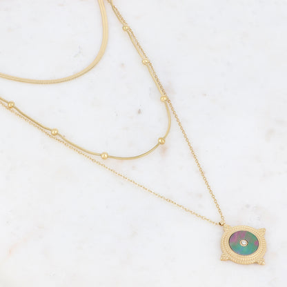 Collier triple rangs doré avec une pampille ronde ornée d'une nacre naturelle grise 38/50/60+5 cm