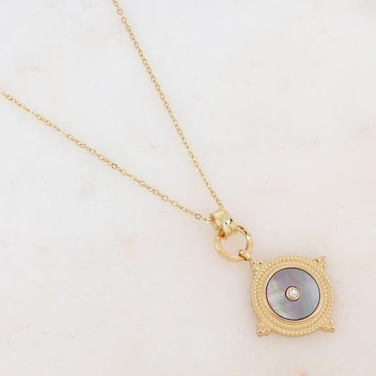 Collier avec pampille ronde et nacre grise 45+5 cm