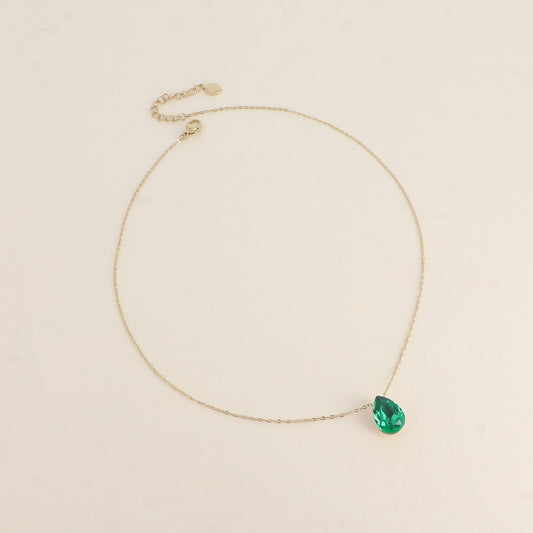 Collier - Pendentif cristal de Swarovski® en forme de goutte - Longueur du collier : 40+5 cm - Dimensions du cristal : 10x14 mm - Majestic green
