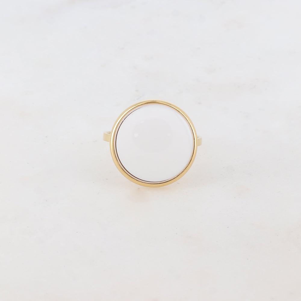 Bague fine lisse avec pièce ronde émaillée - Blanc