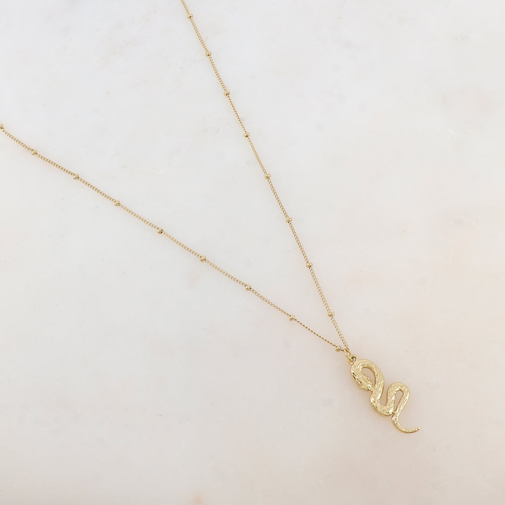 Collier avec petites boules et pendentif serpent (50+5CM)