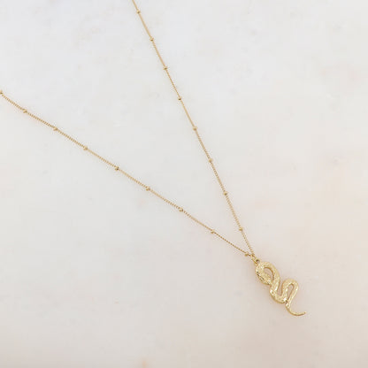 Collier avec petites boules et pendentif serpent (50+5CM)