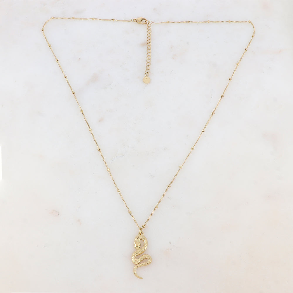 Collier avec petites boules et pendentif serpent (50+5CM)