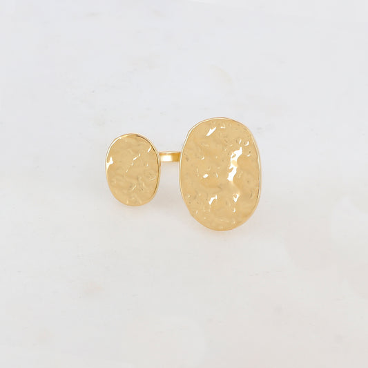 Bague fine avec 2 pièces ovales martelées