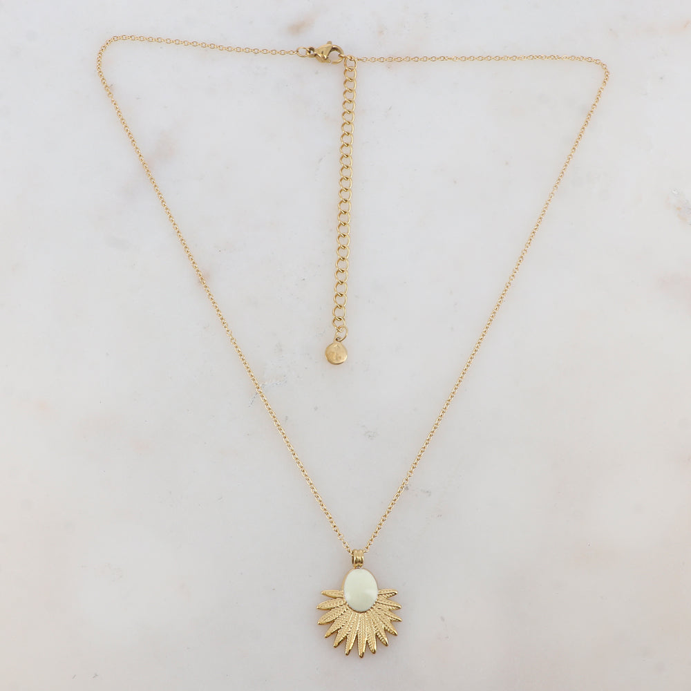 Collier avec pièce ovale émaillée et feuillage (40+7CM)