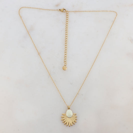 Collier avec pièce ovale émaillée et feuillage (40+7CM)